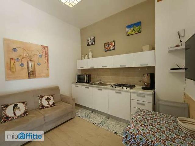Bilocale arredato Arenella
