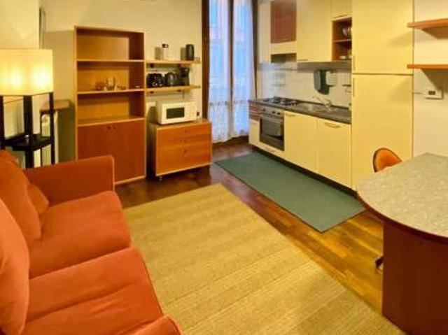 Bilocale arredato Buenos aires, indipendenza, p.ta venezia