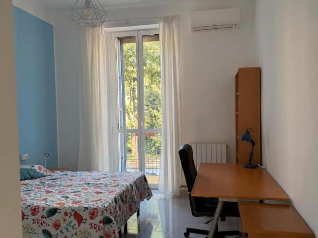 Bilocale arredato con balcone Gorla M1