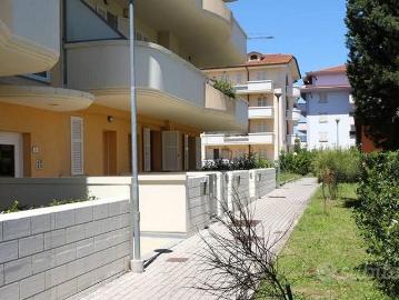 Bilocale arredato con spazi esterni
