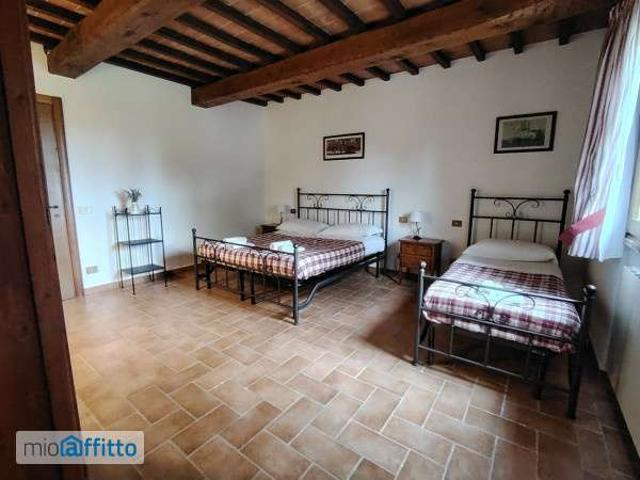 Bilocale arredato con piscina Volterra