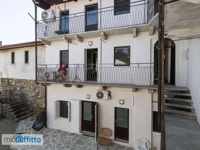 Bilocale arredato con piscina Levo