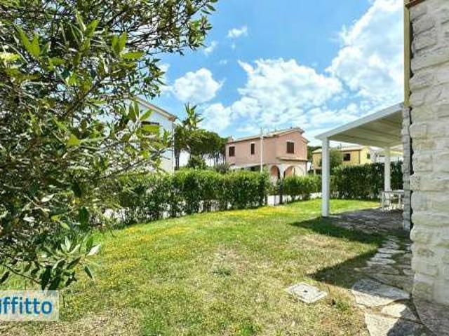 Bilocale arredato con piscina Marcelli