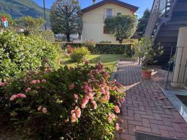 Bilocale arredato con terrazzo Colico piano