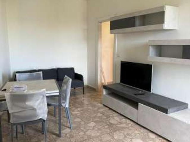 Bilocale arredato con terrazzo Cenisia