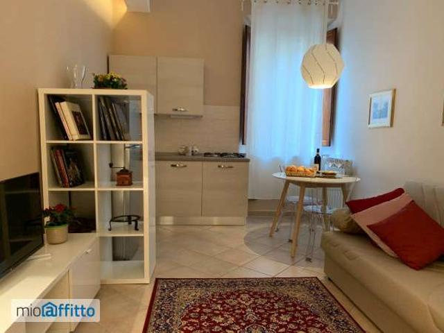 Bilocale arredato con terrazzo Centro storico