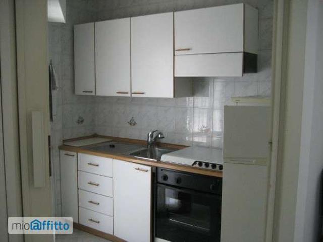 Bilocale arredato con terrazzo Centro