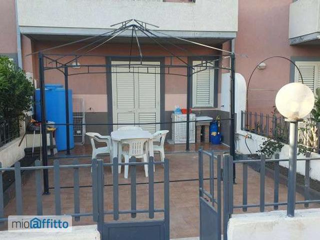 Bilocale arredato con terrazzo Centro