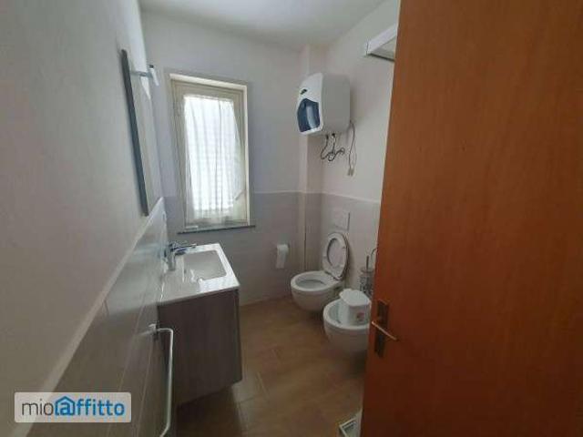 Bilocale arredato con terrazzo Centro