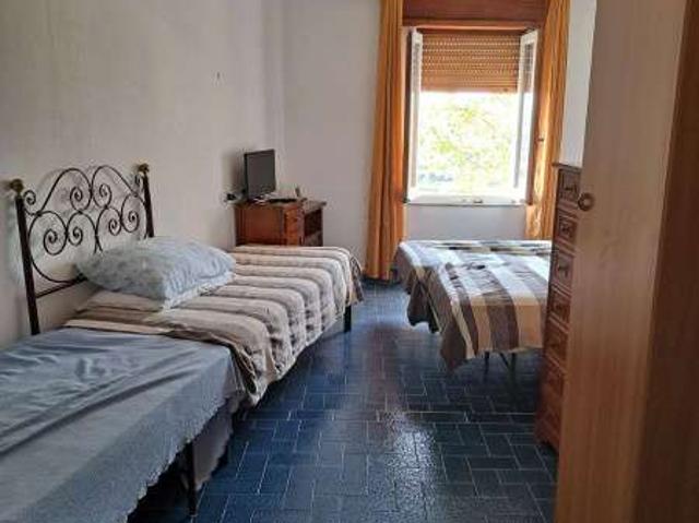 Bilocale arredato con terrazzo Centro