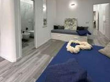 Bilocale arredato con terrazzo Centro
