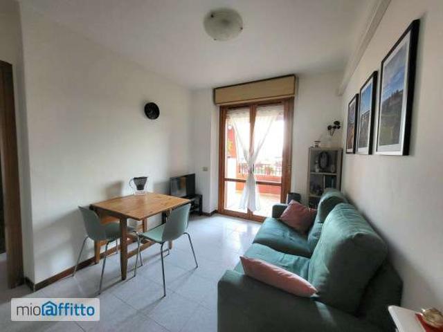 Bilocale arredato con terrazzo Centro