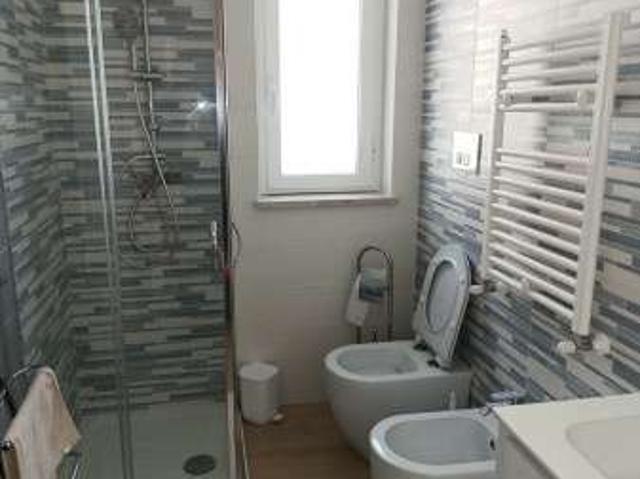 Bilocale arredato con terrazzo Centro