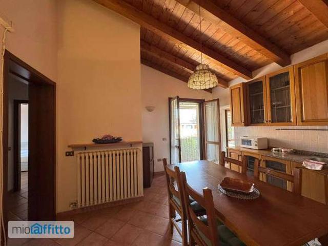Bilocale arredato con terrazzo Centro