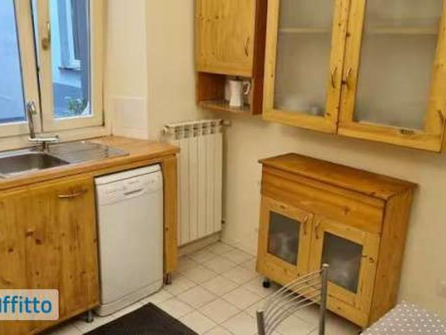 Bilocale arredato con terrazzo Centro