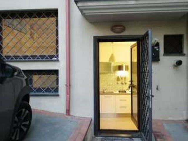 Bilocale arredato con terrazzo Centro