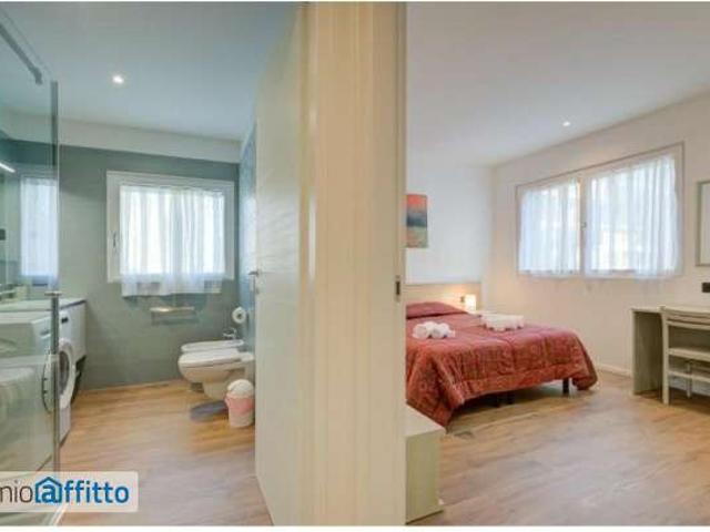 Bilocale arredato con terrazzo Centro