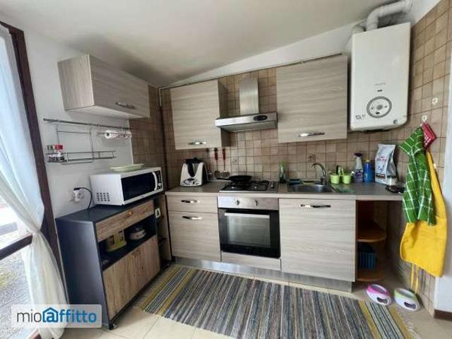 Bilocale arredato con terrazzo Centro