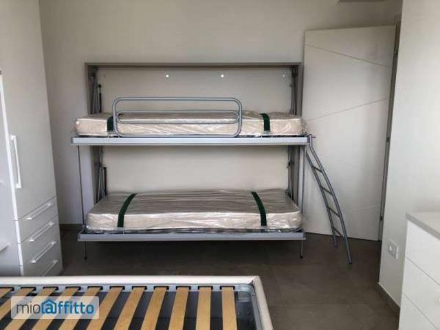 Bilocale arredato con terrazzo Centro