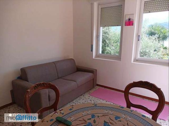 Bilocale arredato con terrazzo Centro