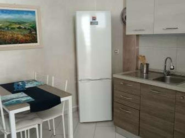 Bilocale arredato con terrazzo Centro