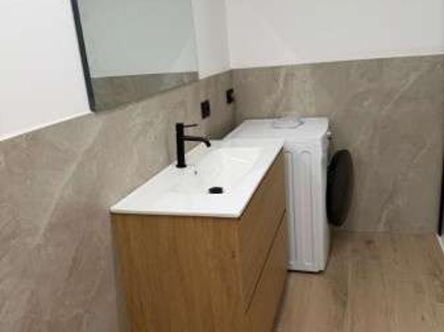 Bilocale arredato con terrazzo Centro