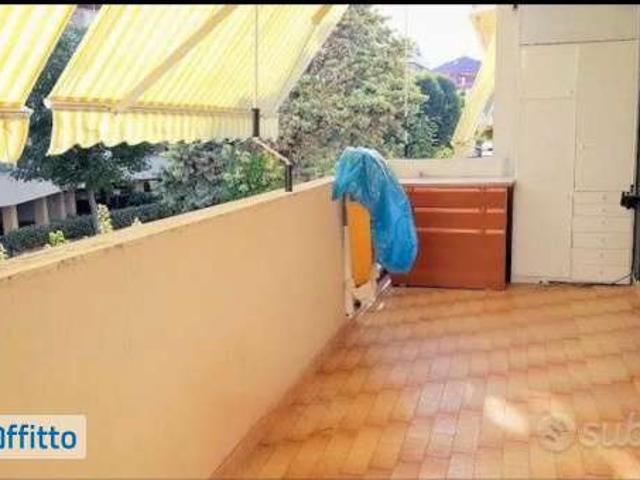 Bilocale arredato con terrazzo Centro
