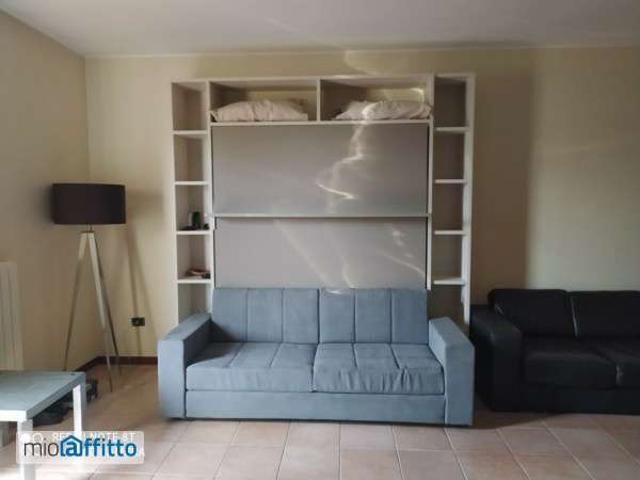 Bilocale arredato con terrazzo Centro