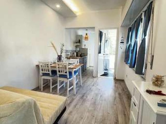 Bilocale arredato con terrazzo Centro
