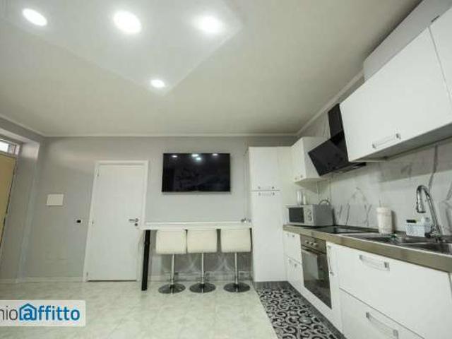 Bilocale arredato con terrazzo Centro