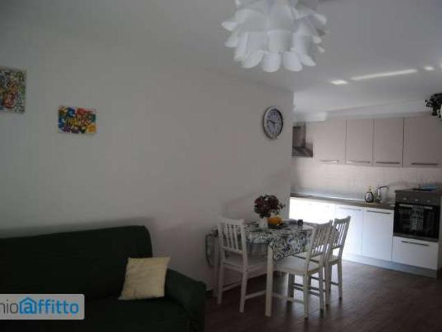 Bilocale arredato con terrazzo Centro