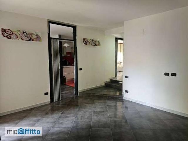 Bilocale arredato con terrazzo Centro