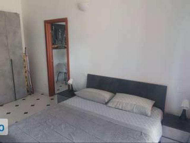 Bilocale arredato con terrazzo Centro