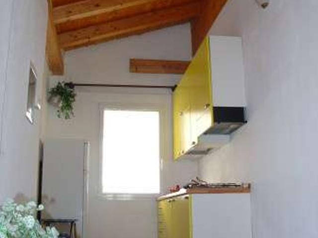 Bilocale arredato con terrazzo Centro