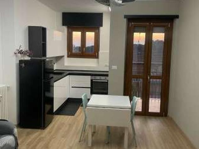 Bilocale arredato con terrazzo Centro
