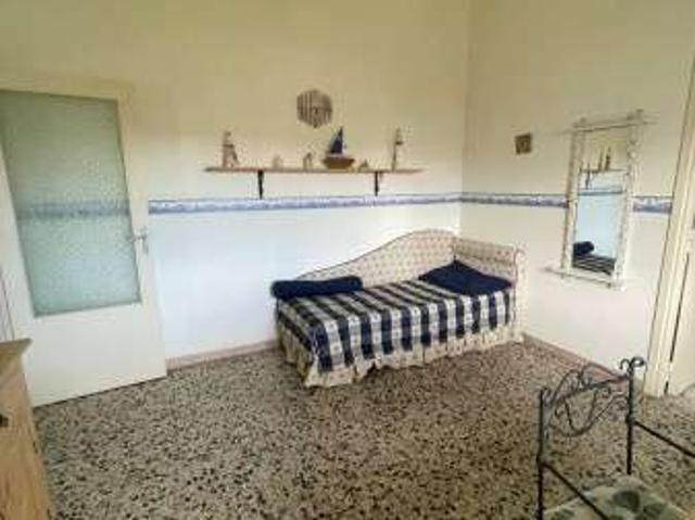 Bilocale arredato con terrazzo Centro