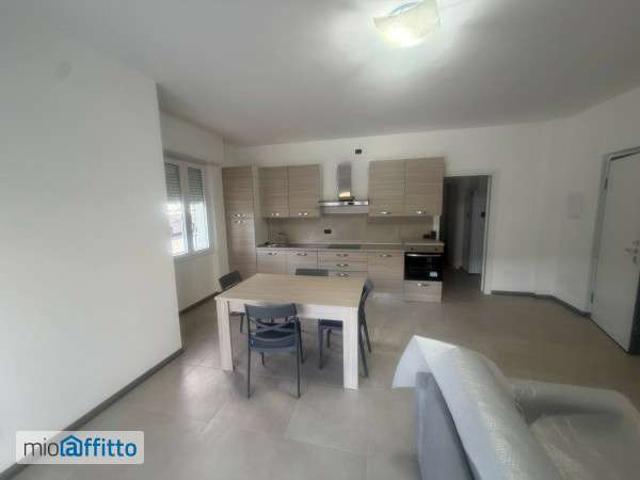 Bilocale arredato con terrazzo Centro