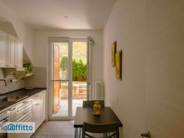 Bilocale arredato con terrazzo Centro