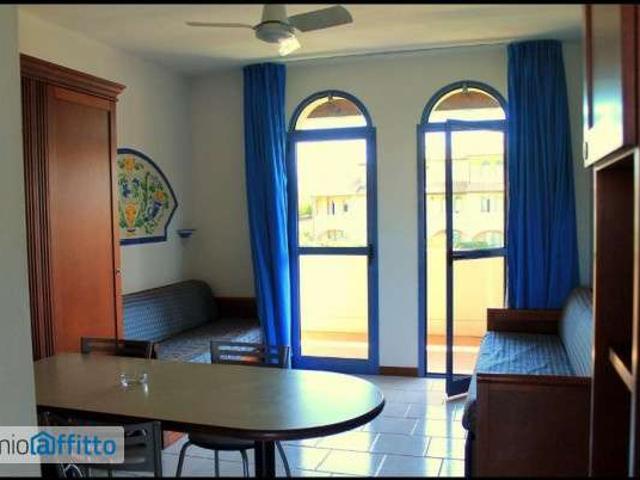 Bilocale arredato con terrazzo Centro