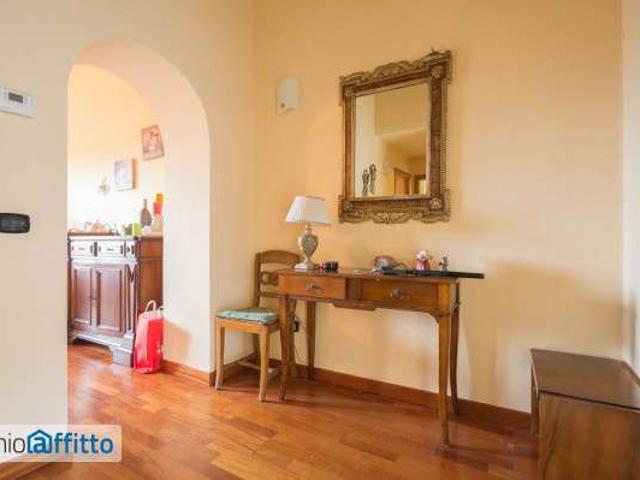Bilocale arredato con terrazzo Centro