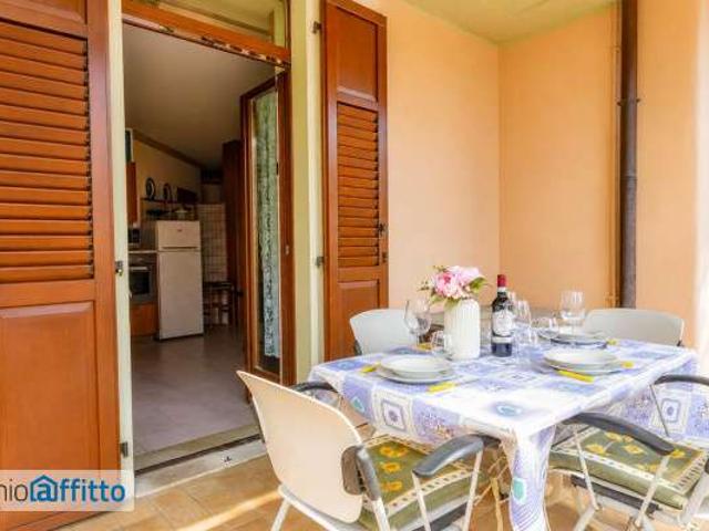 Bilocale arredato con terrazzo Centro
