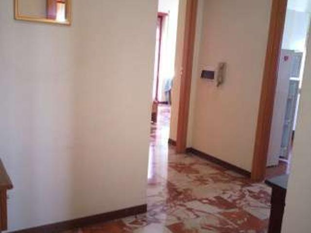 Bilocale arredato con terrazzo Centro