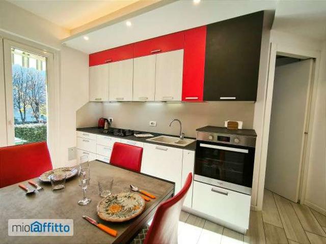 Bilocale arredato con terrazzo Centro
