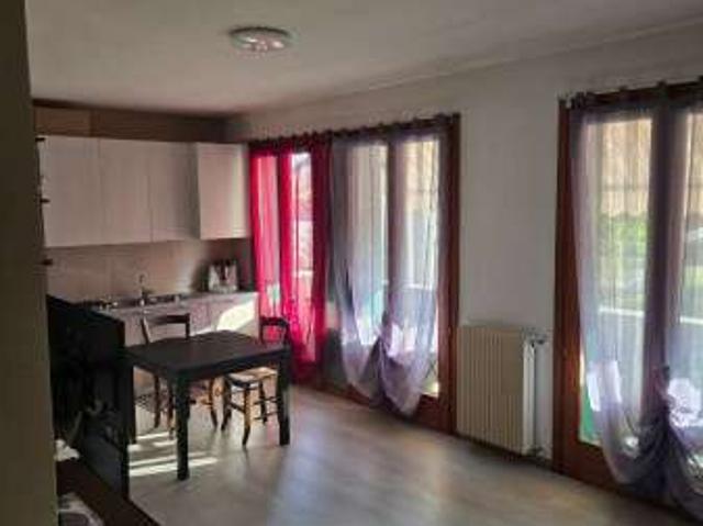Bilocale arredato con terrazzo Centro
