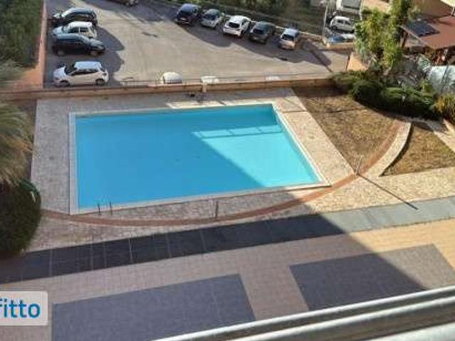 Bilocale arredato con terrazzo Centro
