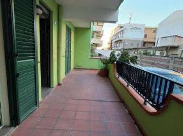 Bilocale arredato con terrazzo Centro
