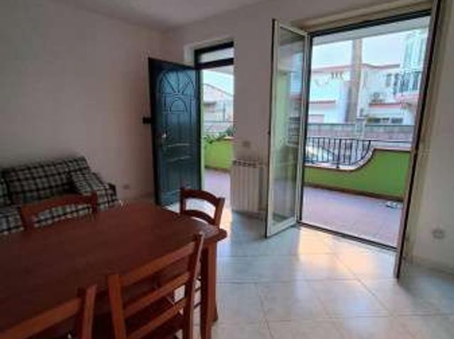 Bilocale arredato con terrazzo Centro
