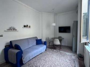 Bilocale arredato con terrazzo Centro