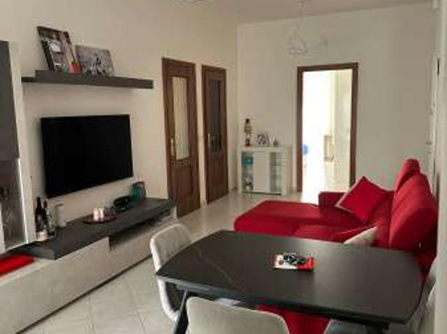 Bilocale arredato con terrazzo Centro