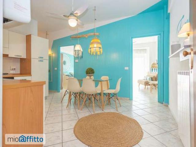 Bilocale arredato con terrazzo Centro